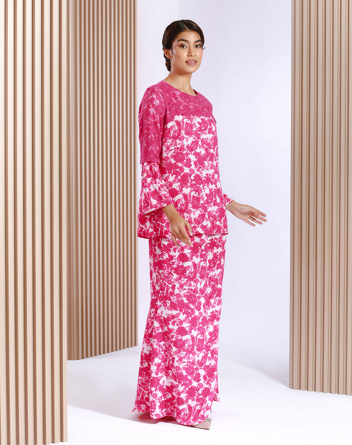FELICIA BAJU KURUNG IN BRIGHT ROSE
